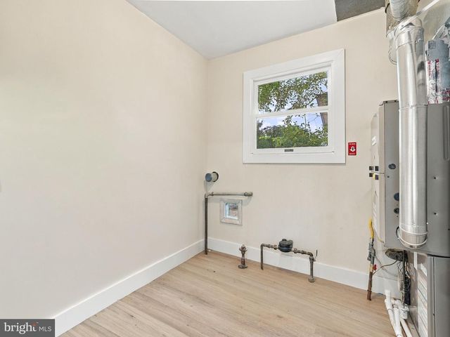 23 WALNUT DR, Burlington, NJ 08016