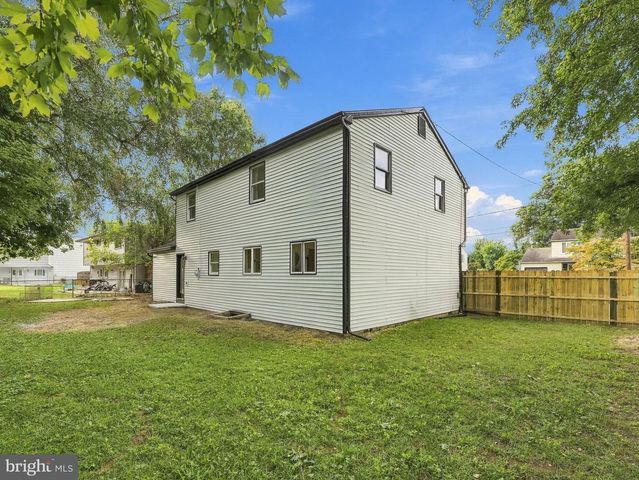 23 WALNUT DR, Burlington, NJ 08016