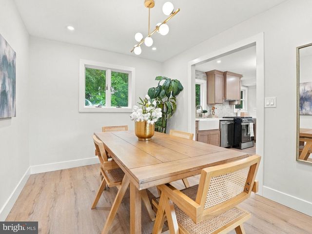 23 WALNUT DR, Burlington, NJ 08016