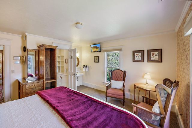 451 N Main Street, Ashland, OR 97520