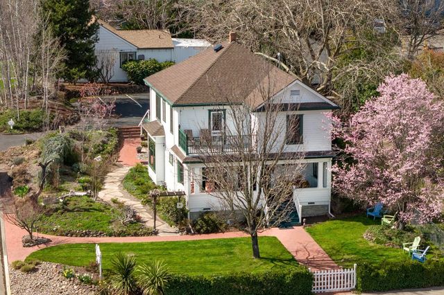 451 N Main Street, Ashland, OR 97520