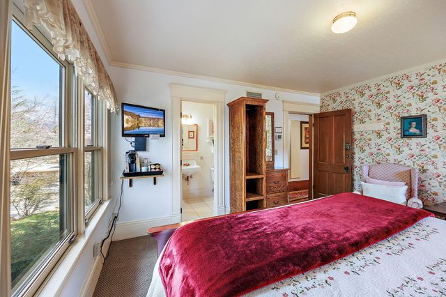 451 N Main Street, Ashland, OR 97520