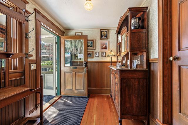 451 N Main Street, Ashland, OR 97520