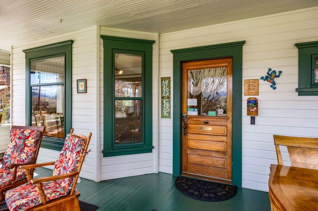 451 N Main Street, Ashland, OR 97520