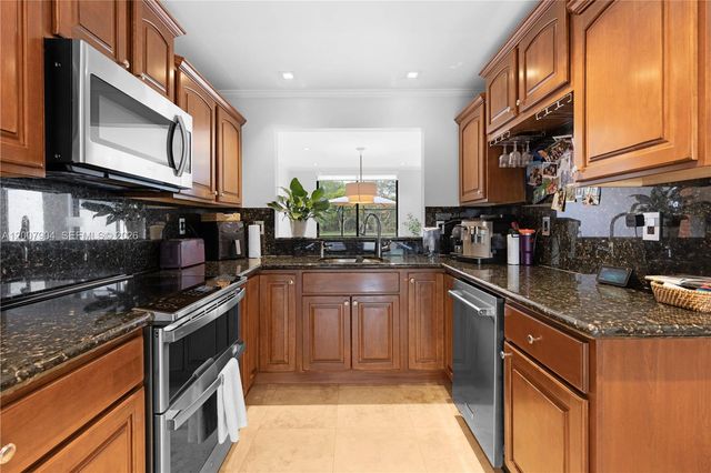 10137 Costa Del Sol Blvd A-57, Doral, FL 33178