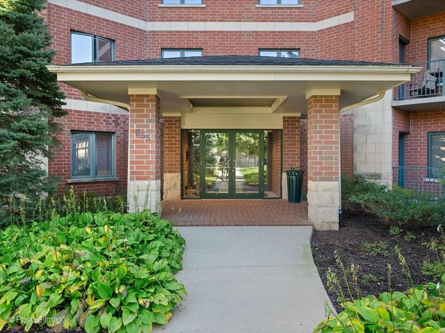 855 E 22nd Street 102, Lombard, IL 60148