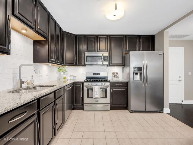 855 E 22nd Street 102, Lombard, IL 60148