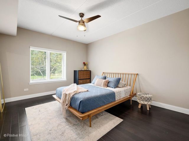 855 E 22nd Street 102, Lombard, IL 60148