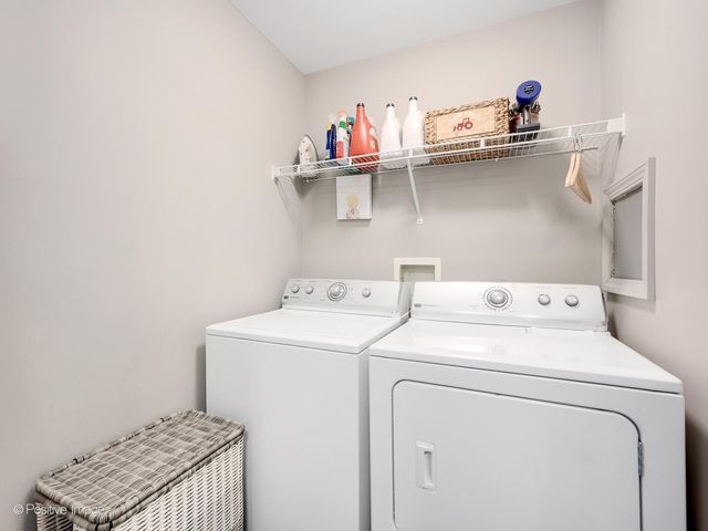 855 E 22nd Street 102, Lombard, IL 60148