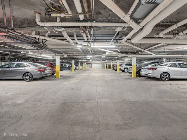 855 E 22nd Street 102, Lombard, IL 60148