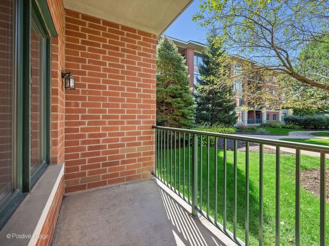 855 E 22nd Street 102, Lombard, IL 60148