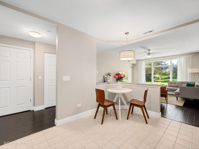855 E 22nd Street 102, Lombard, IL 60148