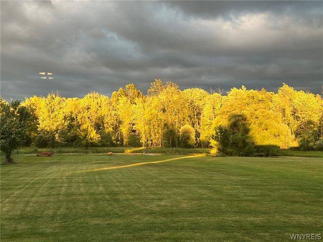 5747 Strickler Road, Clarence, NY 14031