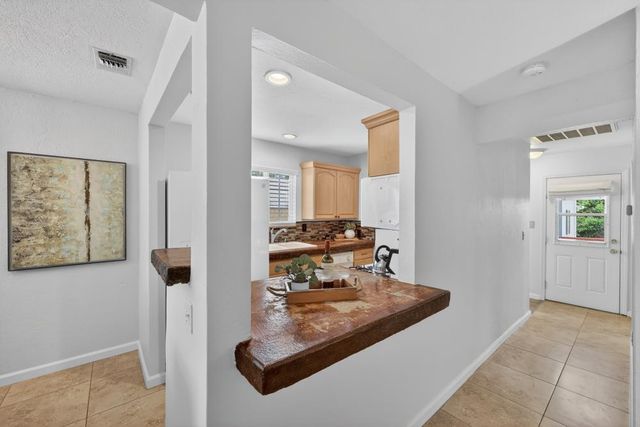 7641 Twin Oaks Ave, Citrus Heights, CA 95610