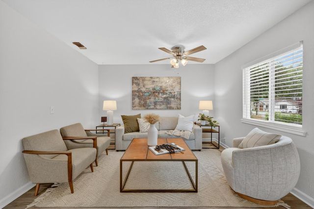 7641 Twin Oaks Ave, Citrus Heights, CA 95610