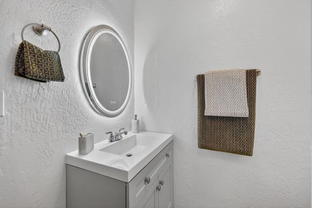 7641 Twin Oaks Ave, Citrus Heights, CA 95610