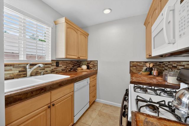 7641 Twin Oaks Ave, Citrus Heights, CA 95610