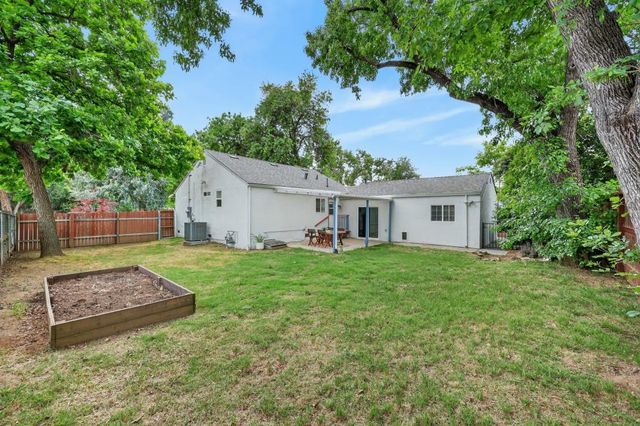 7641 Twin Oaks Ave, Citrus Heights, CA 95610