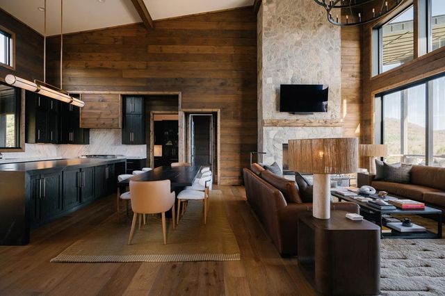 156 Coles Crossing Road, Mineral Bluff, GA 30559