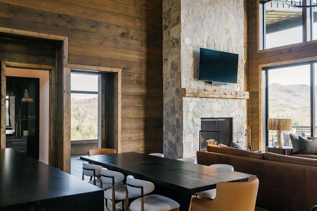 156 Coles Crossing Road, Mineral Bluff, GA 30559