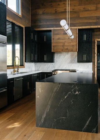 156 Coles Crossing Road, Mineral Bluff, GA 30559