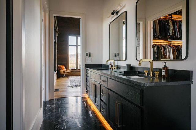 156 Coles Crossing Road, Mineral Bluff, GA 30559