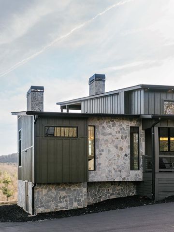 156 Coles Crossing Road, Mineral Bluff, GA 30559