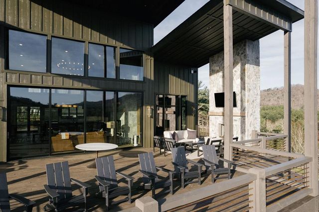 156 Coles Crossing Road, Mineral Bluff, GA 30559