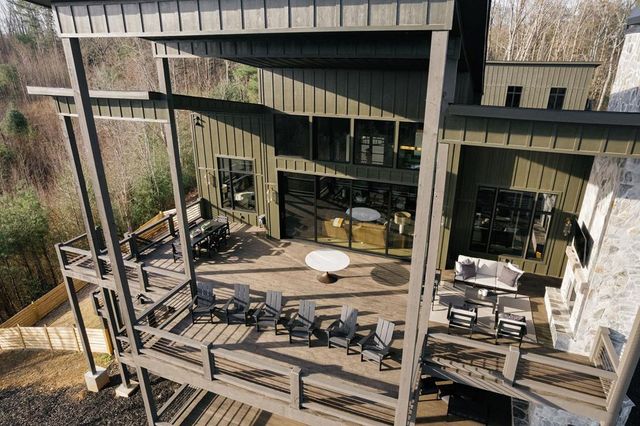 156 Coles Crossing Road, Mineral Bluff, GA 30559