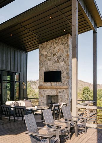 156 Coles Crossing Road, Mineral Bluff, GA 30559