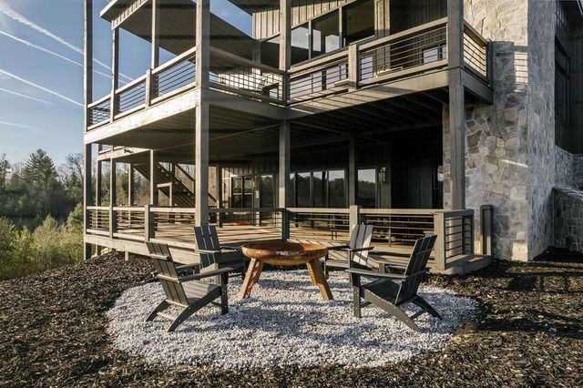 156 Coles Crossing Road, Mineral Bluff, GA 30559