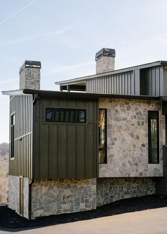 156 Coles Crossing Road, Mineral Bluff, GA 30559