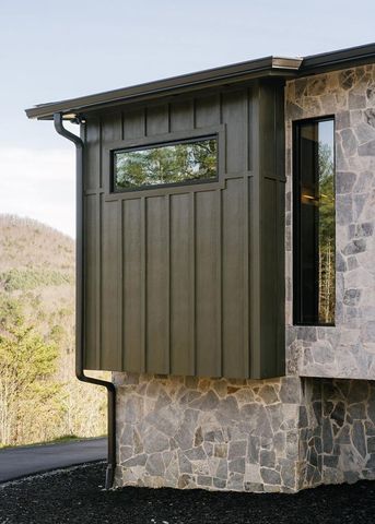 156 Coles Crossing Road, Mineral Bluff, GA 30559