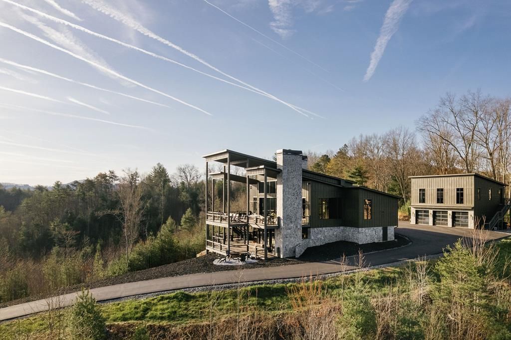 156 Coles Crossing Road, Mineral Bluff, GA 30559