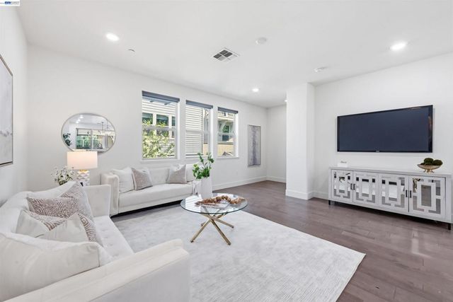 4170 Midlands Ct, Dublin, CA 94568