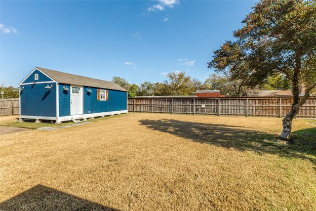 10615 Old Seagoville Road, Dallas, TX 75217