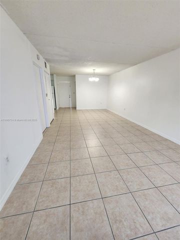 6195 NW 186th St 309, Hialeah, FL 33015