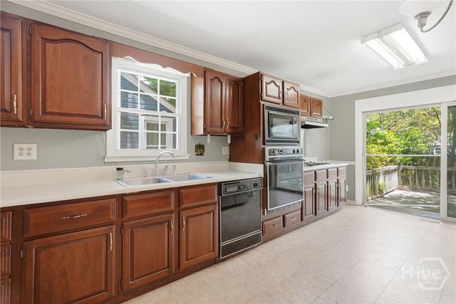 316 Columbus Drive, Savannah, GA 31405