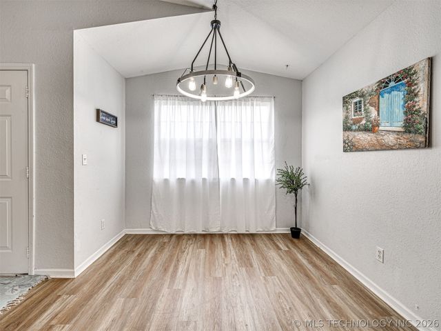 17 W Ross Avenue W, Sapulpa, OK 74066