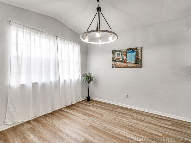 17 W Ross Avenue W, Sapulpa, OK 74066