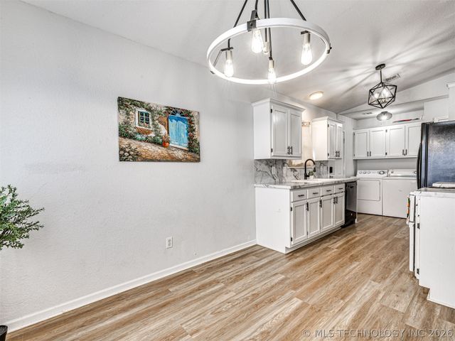 17 W Ross Avenue W, Sapulpa, OK 74066