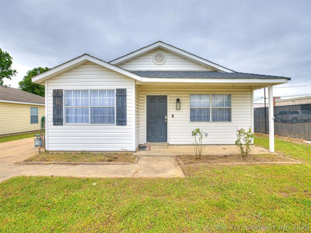 17 W Ross Avenue W, Sapulpa, OK 74066