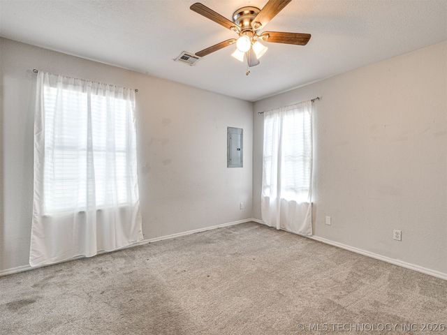 17 W Ross Avenue W, Sapulpa, OK 74066