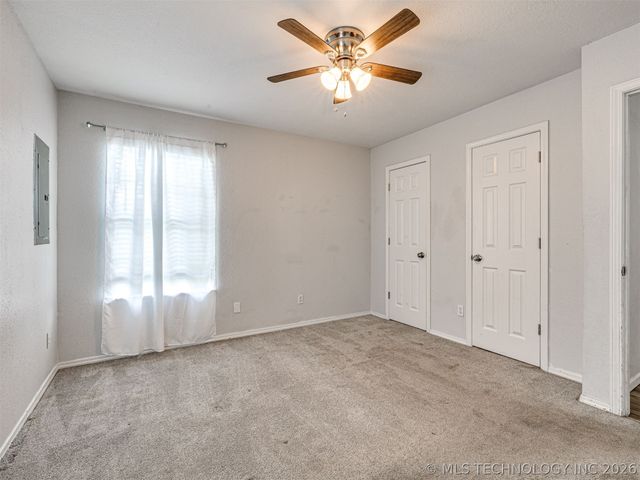17 W Ross Avenue W, Sapulpa, OK 74066