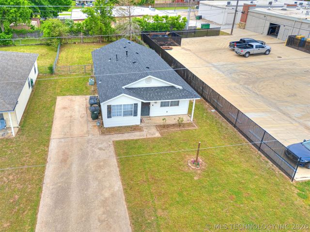 17 W Ross Avenue W, Sapulpa, OK 74066