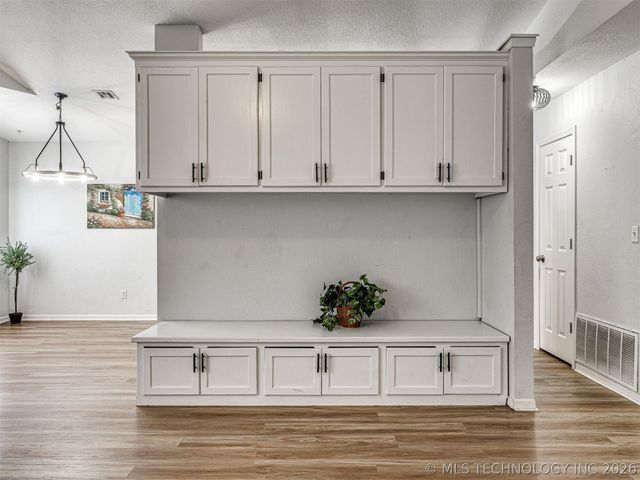 17 W Ross Avenue W, Sapulpa, OK 74066