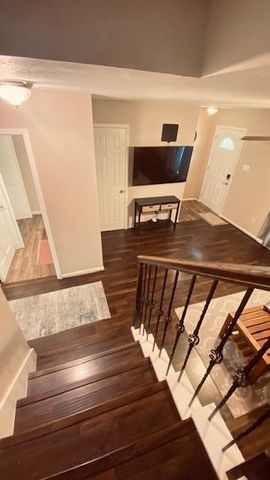1831 Sherwood Forest Street 28, Houston, TX 77043