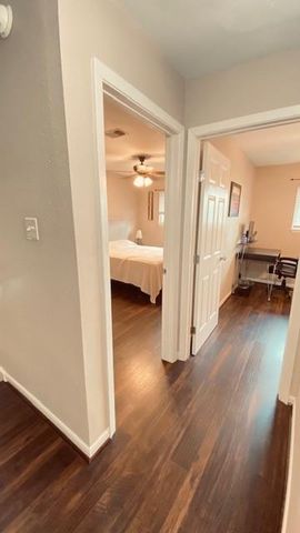 1831 Sherwood Forest Street 28, Houston, TX 77043