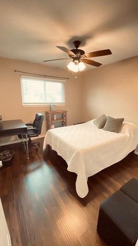 1831 Sherwood Forest Street 28, Houston, TX 77043