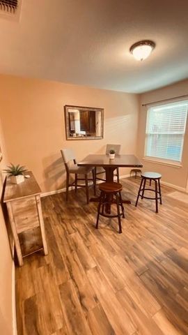1831 Sherwood Forest Street 28, Houston, TX 77043